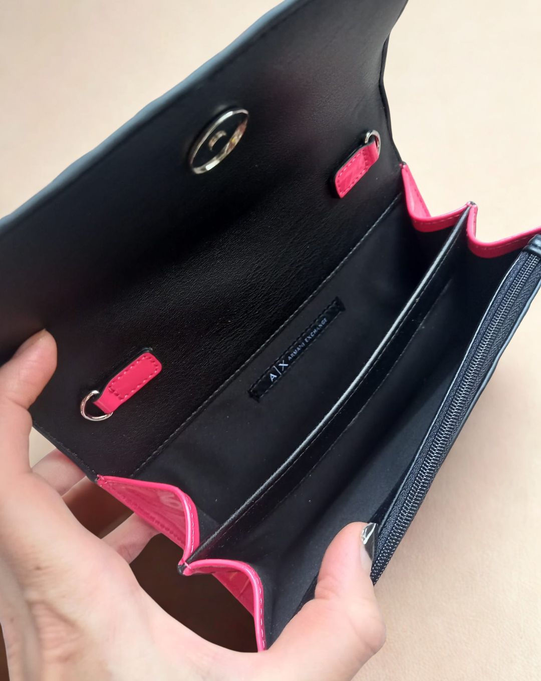 Pochette Donna Armani Exchange – Ecopelle Corallo, Misura Piccola con Tracolla